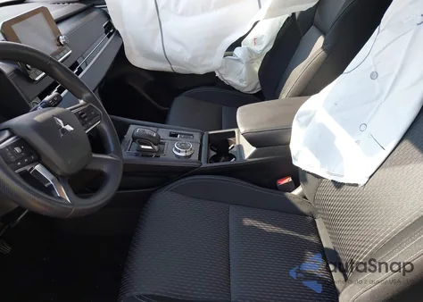 2024 Mitsubishi Outlander Es 2.5 S-Awc z USA, uszkodzony, nr VIN JA4J4UA8XRZ086747